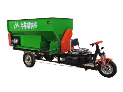 2-3立方牛羊电动撒料车